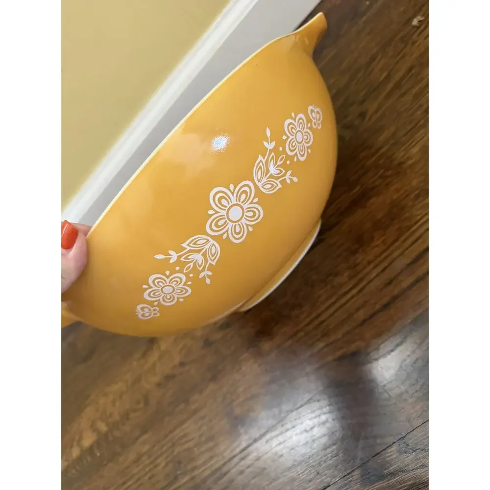 Pyrex Vintage Butterly Gold Cinderella Mixing Bowl Set Of 4